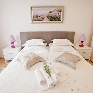 https://apartment-satureja-montana.splithotels.org